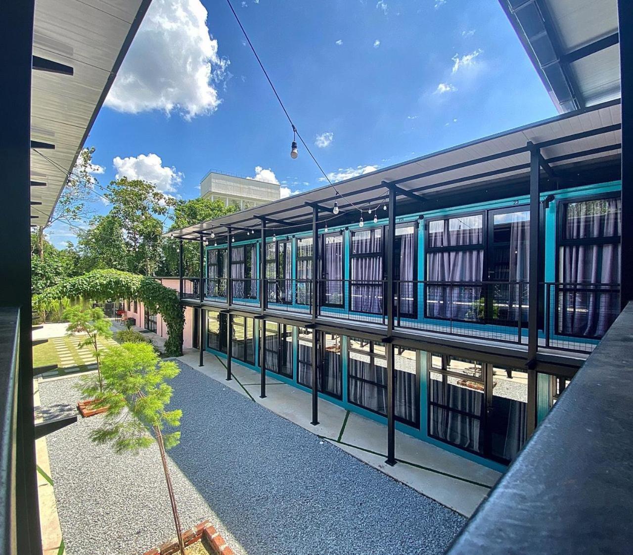 The Cozytainer Hotel Taiping Exterior photo
